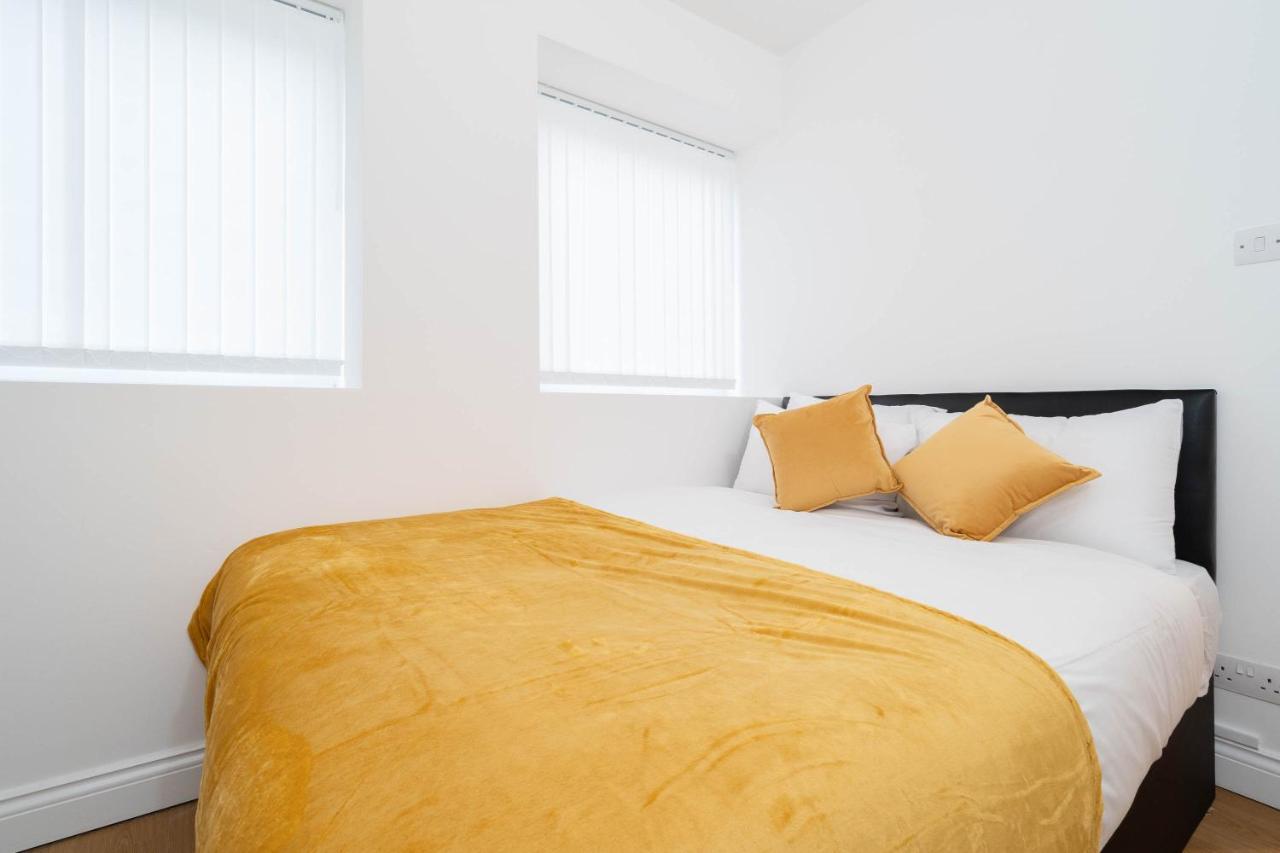 Two Bedroom Apartment-One Choice Stays- Jewellery Quarter Бірмінгем Екстер'єр фото