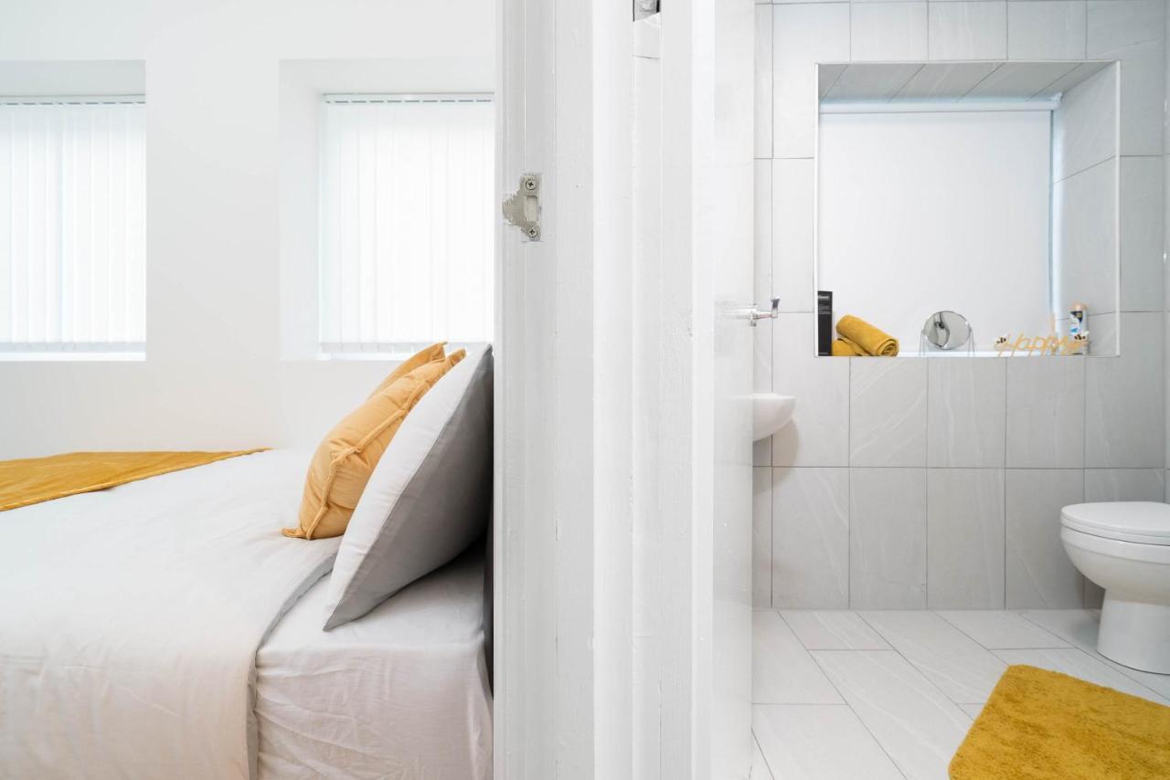 Two Bedroom Apartment-One Choice Stays- Jewellery Quarter Бірмінгем Екстер'єр фото