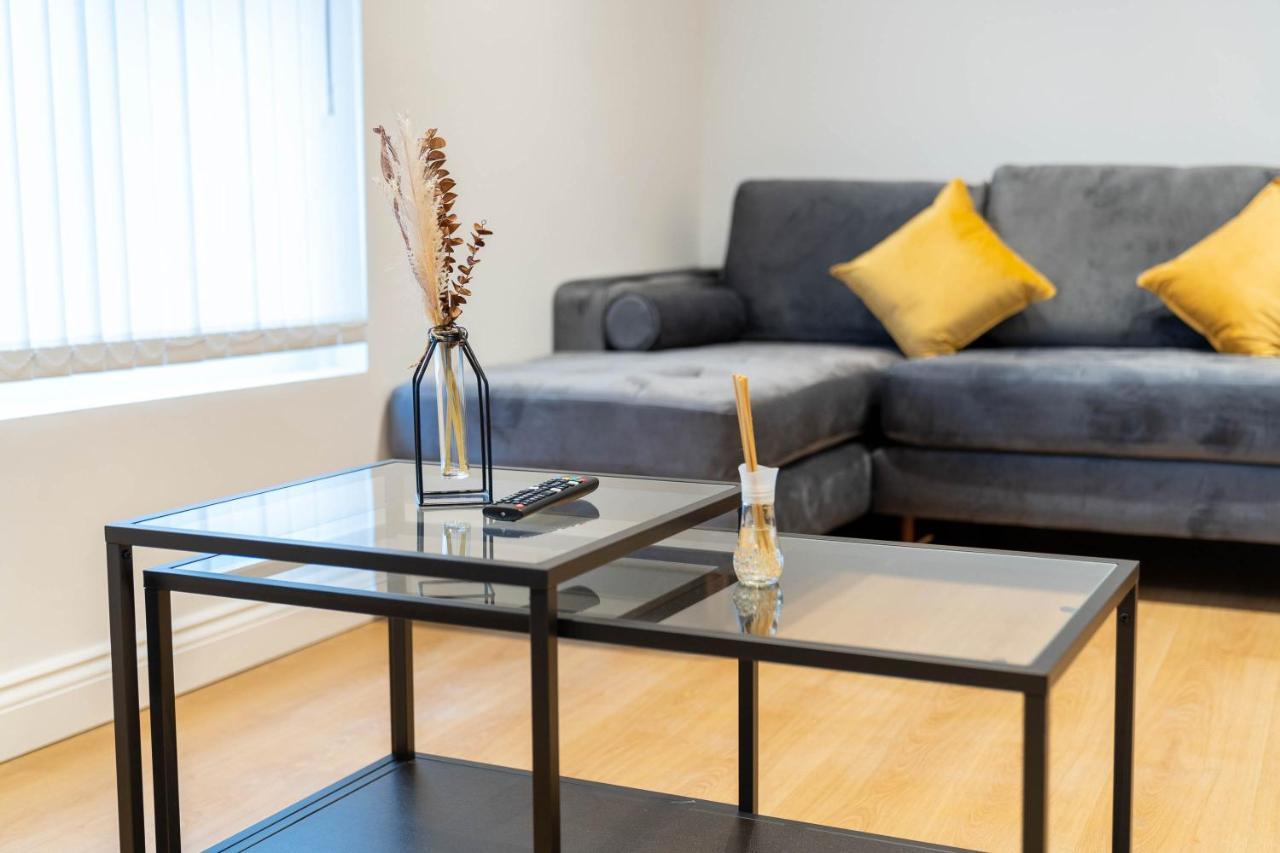 Two Bedroom Apartment-One Choice Stays- Jewellery Quarter Бірмінгем Екстер'єр фото